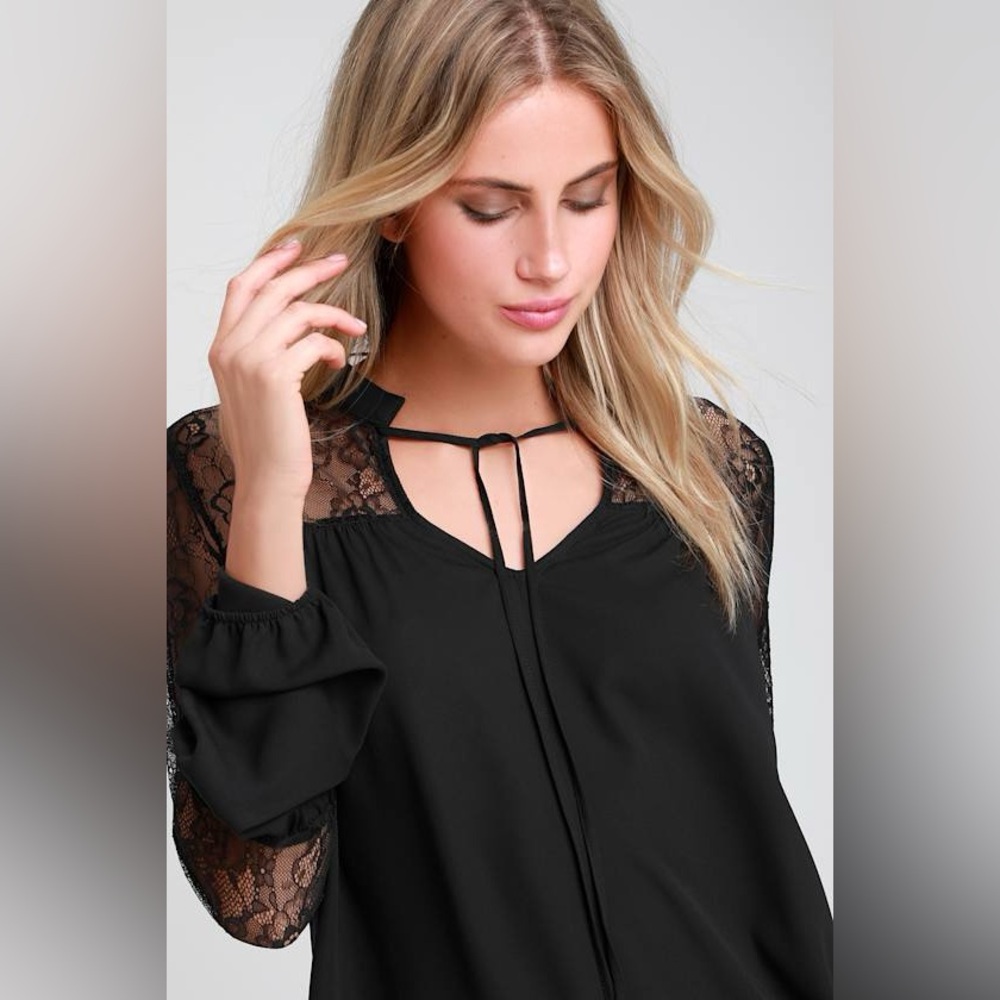 NWT Lulu’s Elegant Inclination Black Lace Long Sleeve Top